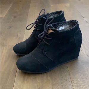 Black 3 inch Toms booties size 9.5